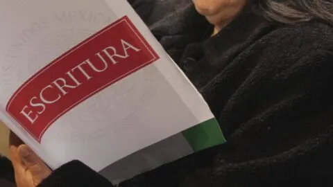 Notario explica la importancia de escriturar inmuebles y evitar problemas