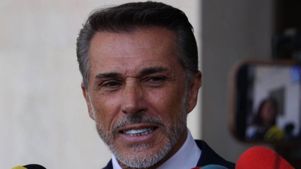 Sergio Mayer renunció a Morena.