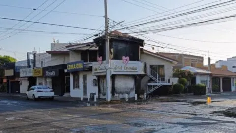 Violencia en Culiacán: incendian negocio de influencer y dejan restos humanos en maletas