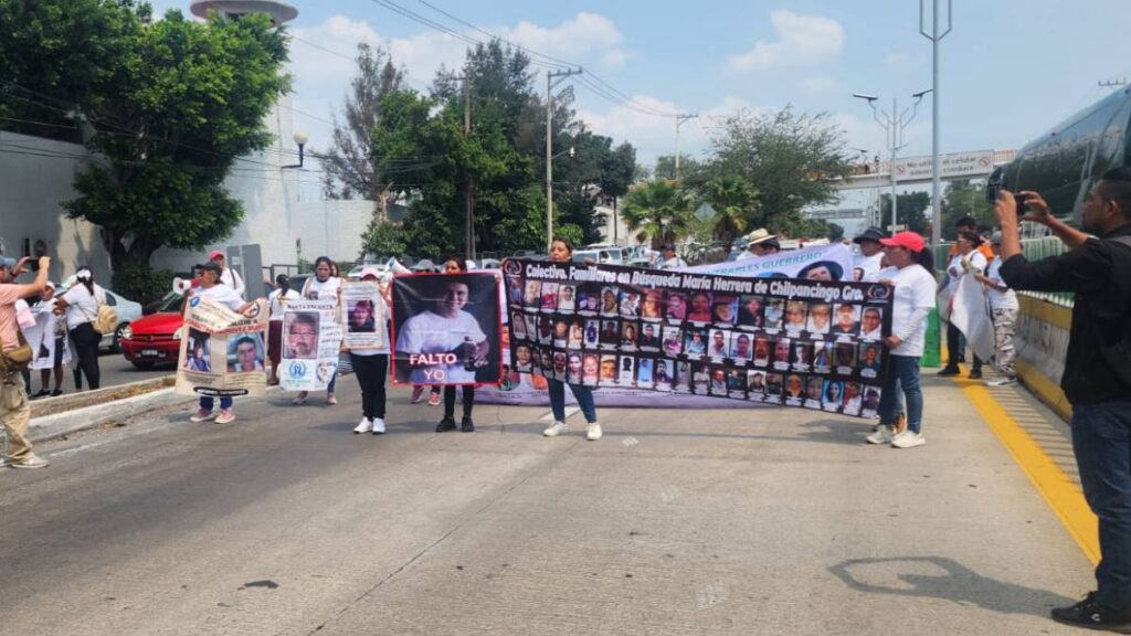 Familias no reciben identificación de restos de desaparecidos.