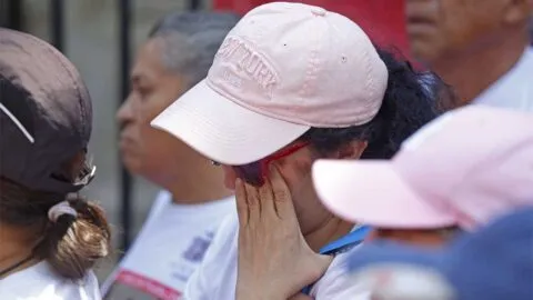 Colectivos denuncian retiro de fichas de búsqueda en el Estadio Banorte