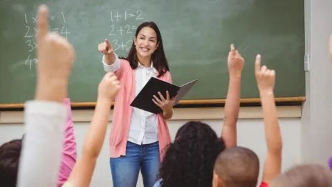 UNPF reconoce labor de maestros en medio de crisis educativa