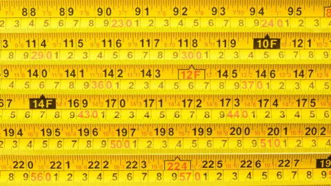 ¿Cuál es el verdadero significado de los diamantes negros de la cinta métrica y para qué sirven?