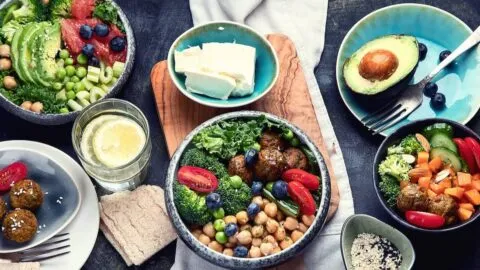 Dieta basada en plantas ayudaría a prevenir la obesidad durante la menopausia
