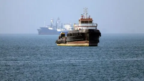 EE.UU. amenaza con fuego “devastador” si Irán ataca a barcos en Ormuz: lo último de la guerra en Medio Oriente