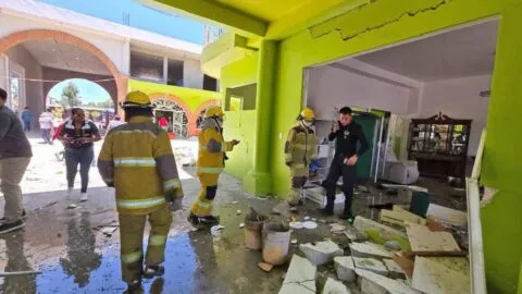 Explosión por gas en Puebla deja 17 heridos y daña al menos 10 casas