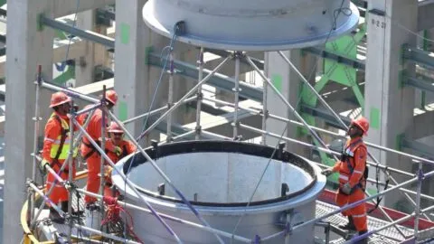 Muere trabajador de Pemex tras explosión en refinería de Salina Cruz, Oaxaca