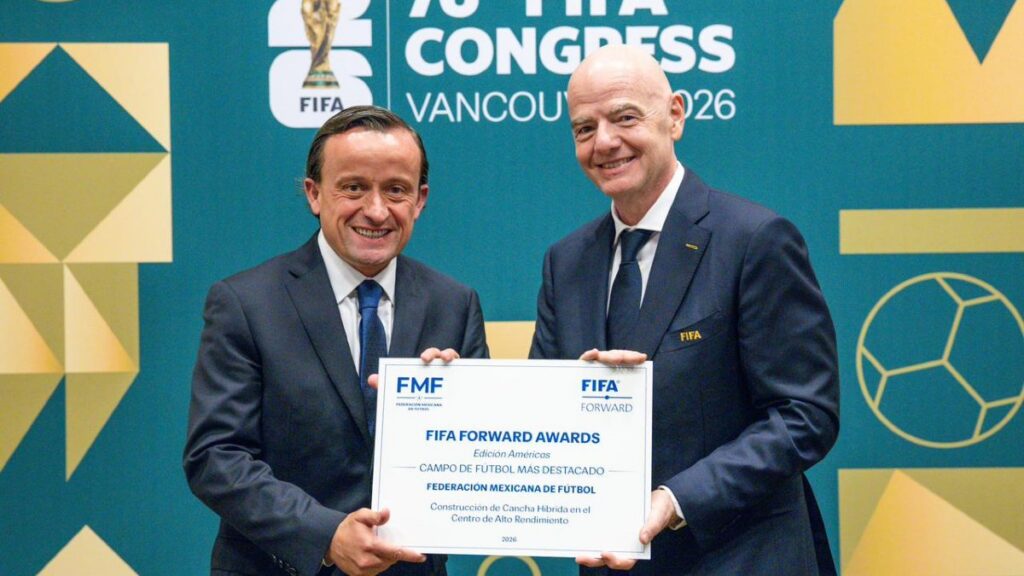 FIFA reconoce a la FMF por cancha híbrida del CAR rumbo al Mundial 2026