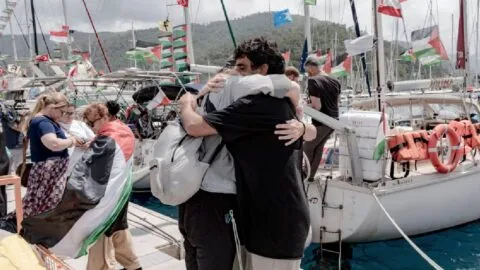 Israel intercepta flotilla con ayuda para Gaza; hay 3 mexicanas detenidas