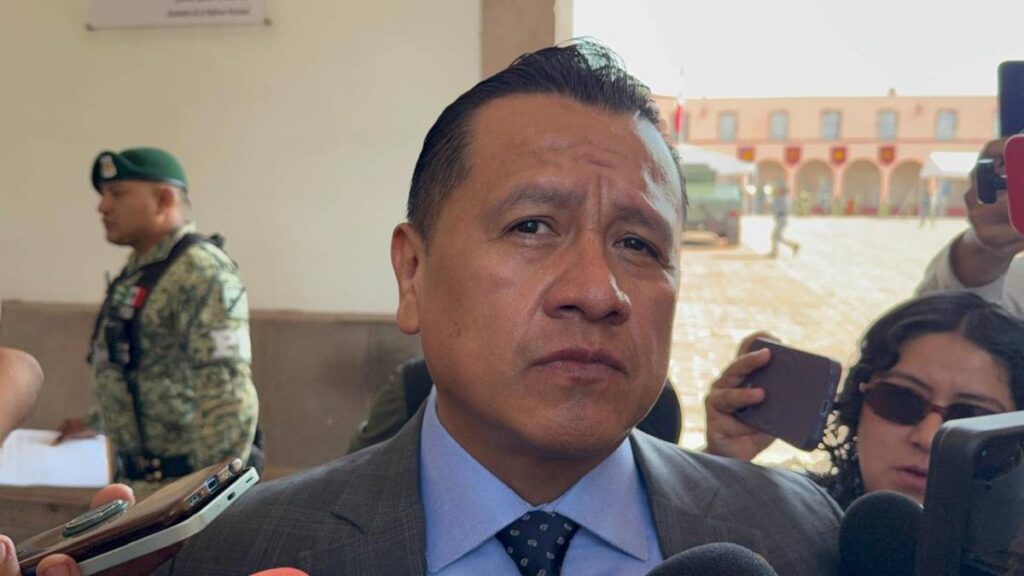 Grecia Quiroz no ha entregado celular de Carlos Manzo.