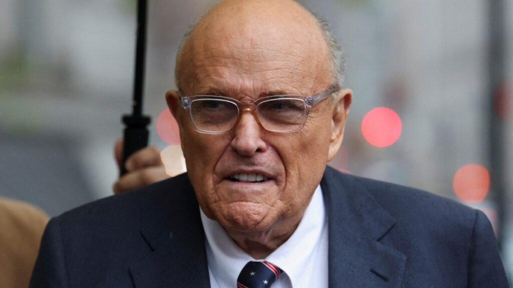 Hospitalizan al exalcalde de Nueva York, Rudy Giuliani; lo reportan en condición crítica