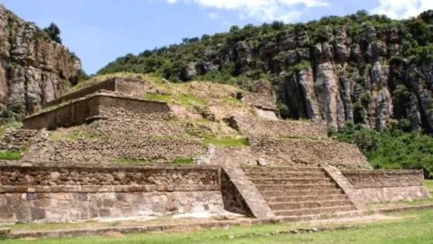 Hallazgo prehispánico: descubren 10 cráneos bajo tierra en zona arqueológica de Huapalcalco