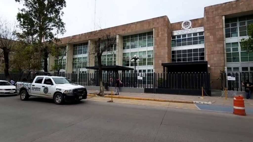 Detienen a mujeres por mal uso de IA en San Luis Potosí.