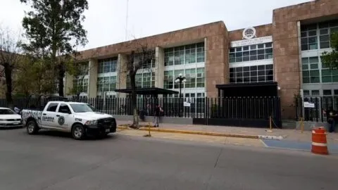 Trasladan a penal a 2 administradoras de página de noticias por publicaciones hechas con IA