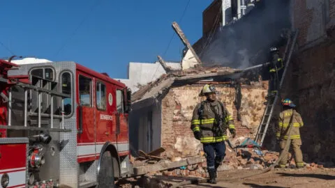 Bomberos en Zacatecas arriesgan la vida sin sueldo