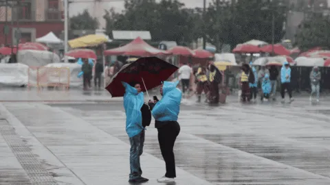 CDMX inicia la semana con probabilidad de lluvias fuertes e intensas rachas de viento