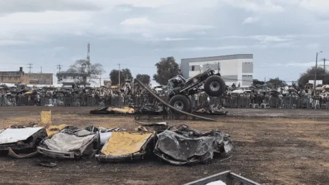 Videos: monster truck pierde el control y deja al menos 3 muertos y 38 heridos en Colombia