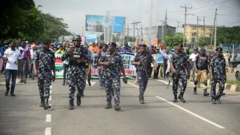Presunto ataque terrorista deja al menos tres policías muertos en Nigeria