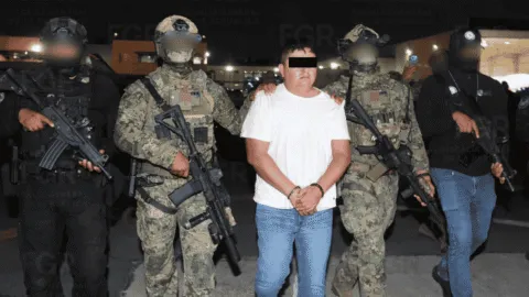 FGR vincula a proceso a Audias "N", alias "El Jardinero", por uso exclusivo de armas del Ejército