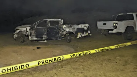 En Michoacán, localizan 5 cuerpos calcinados tras emboscada a policías