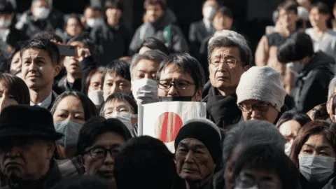 Japón en alerta por caída en número de nacimientos y reducción poblacional; buscan fomentar la formación de familias