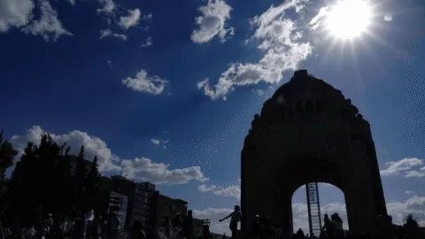 Mayo se despide con lluvias y máximas de 30 grados en CDMX para este domingo