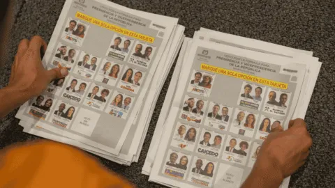 Elecciones en Colombia: dos candidatos presidenciales irán a segunda vuelta