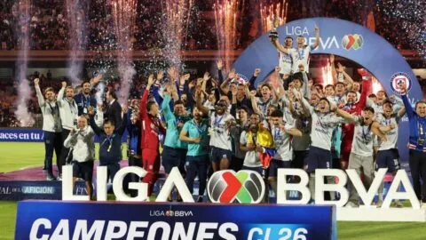 Afición de Cruz Azul festeja el título en distintos puntos de la República Mexicana
