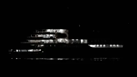 Crucero con brote de hantavirus llega a Tenerife, España, para inicio de desembarque; activan protocolo especial