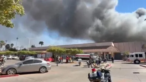 Tras incendio en Plaza Ley Palmas se despliega Misión ECO por instrucciones de Sheinbaum
