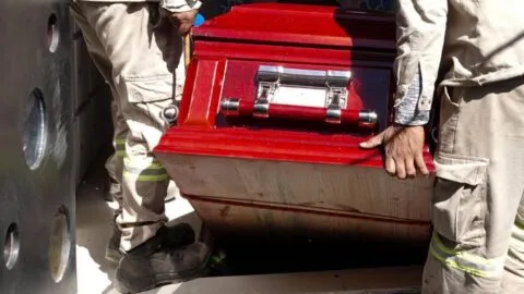 Se viraliza video de presuntos colonos israelíes excavando una tumba en cementerio palestino