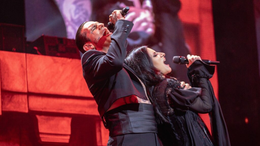 Laura Pausini conquista la Arena Ciudad de México con un show de tres horas lleno de emoción