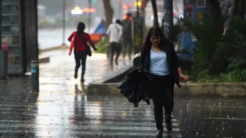 Termina onda de calor en CDMX pero inician las lluvias