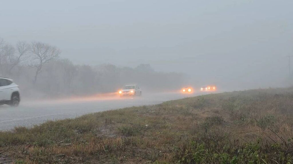 Lluvias y viento sorprenden en Mérida, Yucatán