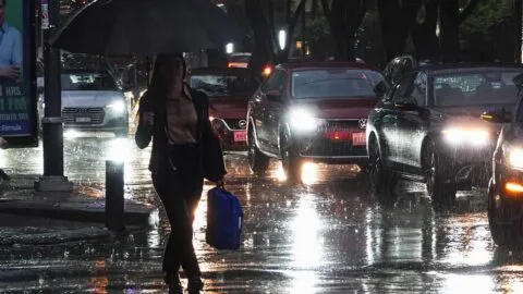 Lluvias inundaron zonas de CDMX; reportan caos cerca del AICM