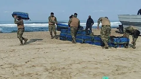Marina asegura 26 bultos de cocaína en Guerrero y suma cuarto golpe consecutivo en el Pacífico