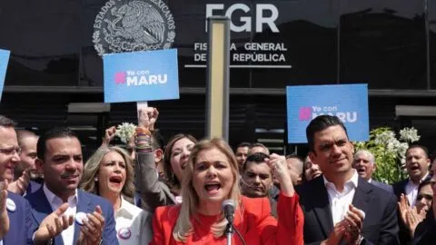 Maru Campos comparece ante la FGR en la CDMX; dice que es perseguida “con todo el aparato del Gobierno”