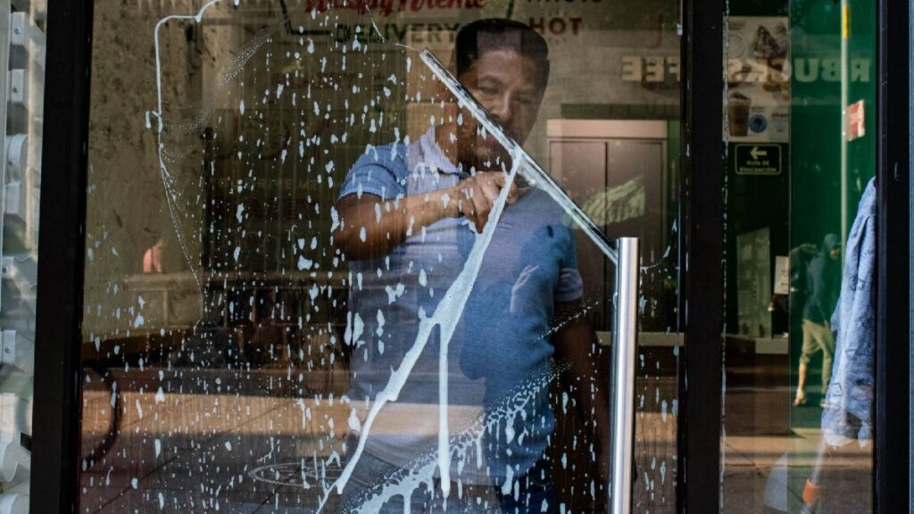 Mercado laboral 2026: Más de 61 millones de personas integran la fuerza de trabajo en México, según Inegi.