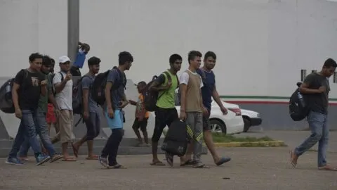 Cubanos deportados por Donald Trump quedan varados en México: acusa HRW