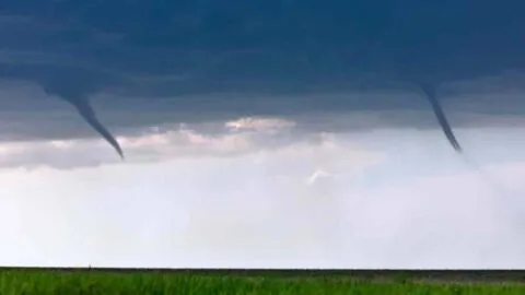 Captan impresionante nube embudo durante lluvia en Pachuca, Hidalgo