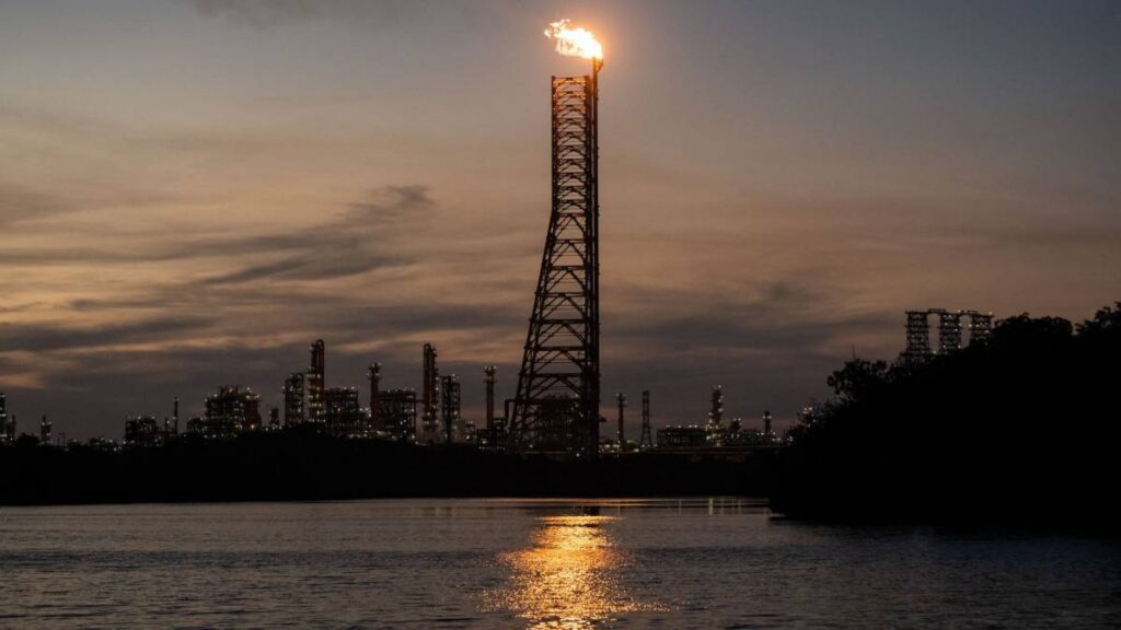 Nuevo incendio en refinería de Dos Bocas, Tabasco