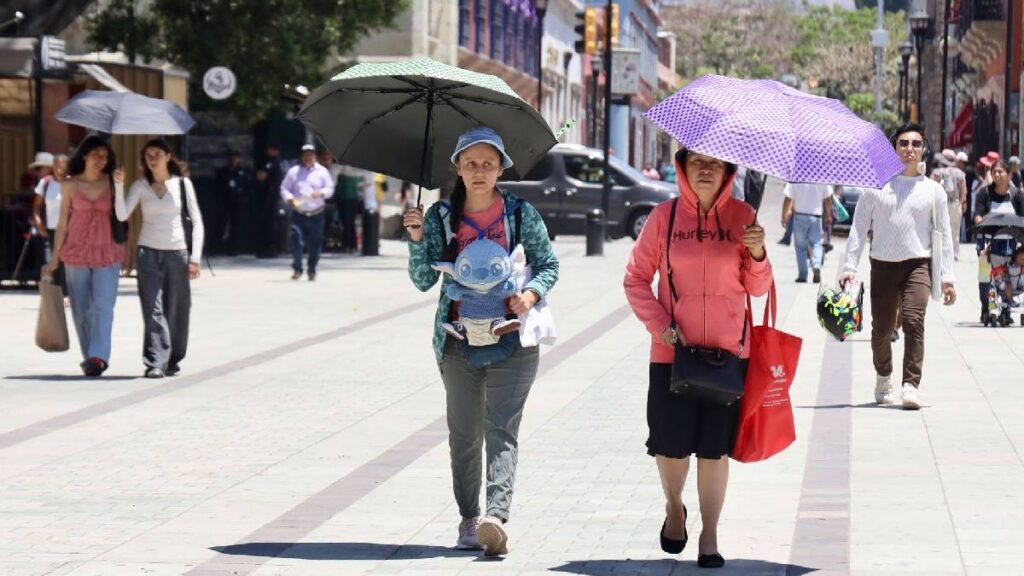 CDMX activa aviso por onda de calor con temperaturas de hasta 32°C del 5 al 8 de mayo.