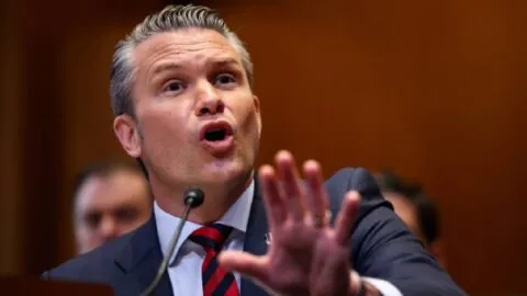 "Para que no tengamos que hacerlo nosotros": EE. UU. espera más de México contra cárteles, asegura secretario de Guerra