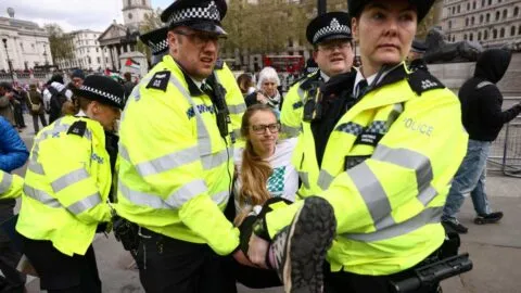 Starmer lanza advertencia: podrían prohibir marchas propalestinas en Reino Unido