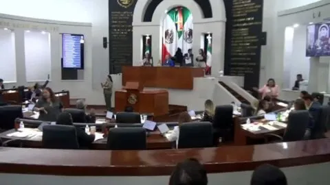 Por unanimidad, Congreso de SLP deroga la "ley esposa" y abre gubernatura 2027 a hombres y mujeres