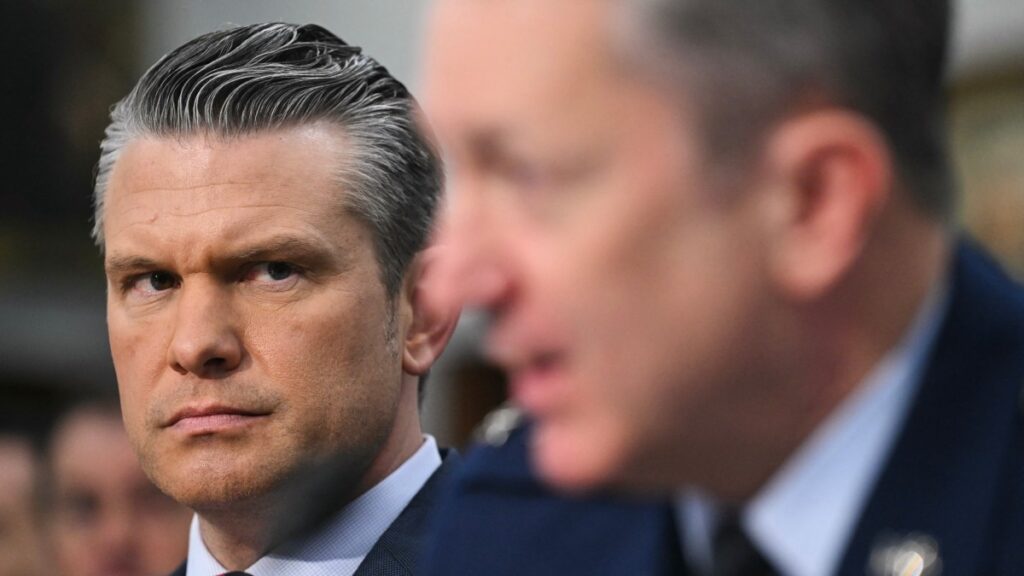 Pete Hegseth pide a México hacer más en la lucha contra el narco. AFP