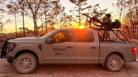 Marina detiene a 13 presuntos integrantes de Los Chapitos en Sinaloa; aseguran armas y explosivos