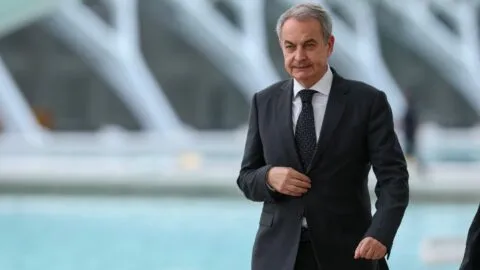 Justicia española investigará a expresidente Zapatero por presunta red de tráfico de influencias