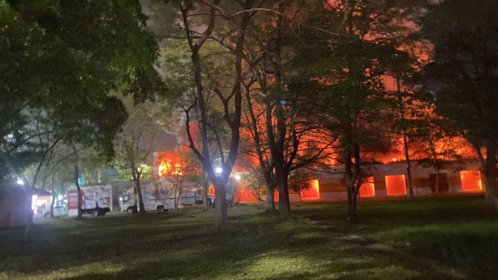 video-incendio-feria-tabasco-2026-corto-circuito