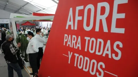 Retiros de Afores por desempleo crecen; trabajadores podrían perder semanas de cotización